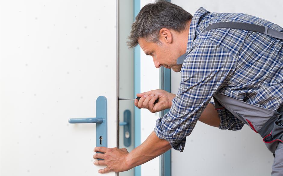 serrure de porte de garage Vernouillet